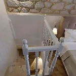 Rafaela 2 Floor * Pírgos Dhiroú